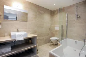 Mieten Sie eine unabhängige Wohnung in der Villa - Image 3