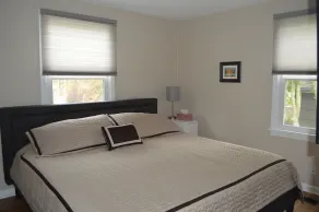 Cozy Crown Hill Carkeek Cottage 2 Beds, Full Kitchen & Backyard in North Seattle - Image 5