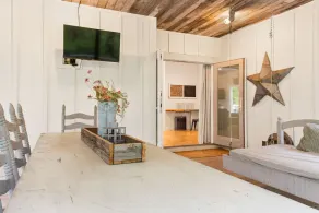 Gorgeous private farmhouse! Heated pool, hot tub & barn in winter. Sleeps 25 - Image 5
