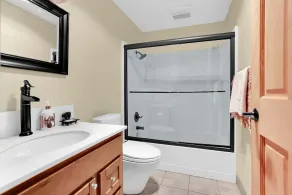 Well Kept Condo CS#3 - Pets OK - Image 3