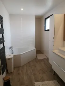 Magnifique Maison de Famille Avec Piscine à 10 Minutes de la Plage - Image 3