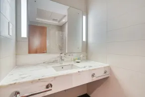 Modern Elegance w/ a New York Edge DIFC Apt - Image 2