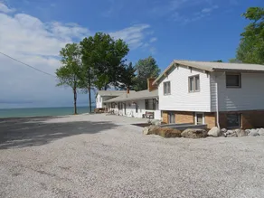 Unité \"The Beach Hive\" 1; 1 chambre au niveau inférieur sur le lac; Holly Hock Rentals - Image 4