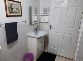 Beautiful Rural Ground Floor Flat with Waterfront View - Image 3