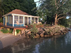 Drifted Inn - Riverfront Cabin - Image 5