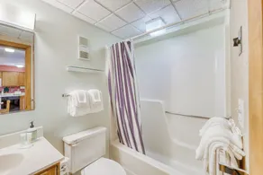 Mountain Green Condo Walk to Snowshed Lodge, Sleeps 6, Shuttle Access - Image 5