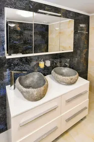 Charming Samos Escape With Jacuzzi and Private Balcony - Image 3