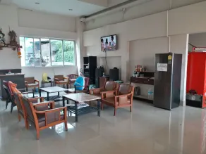 New Wanchai Hotel Pakchong - Image 2