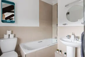 Ciudad-Casa-Baño privado - Image 3