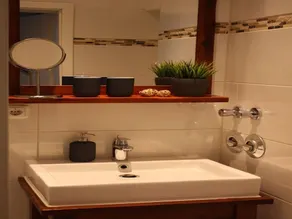 Apartment-Ensuite with Shower-Terrace near Bayerischer - Image 2