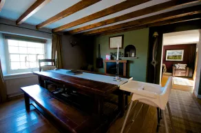 Luxuriously Restored Family Friendly 300 year old English Country Cottage  - Image 2