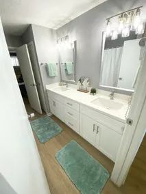 2-bedroom condo on Galveston Seawall. Steps to the beach  - Image 5