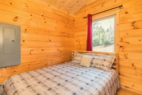 Beautiful Cottage w/Firepit Bbq,close to lakes,vineyards,zipline & Ski Martock - Image 3