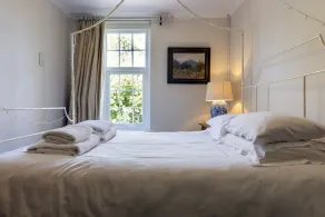 Secluded Farmhouse set in 300 acres, sleeps 11 comfortably, and up to 14 people. - Image 3