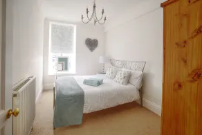 Detached 2 story recently renovated property in the town centre - Image 5