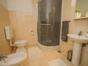 Tranquil Getaway Villa Prapatnica with Pool and Garden - Image 3