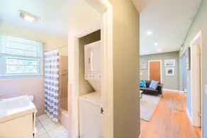 Fully stocked vacation home with large private yard, decks and BBQ gas grill & 1 mile to Narragansett Beach ! - Image 2