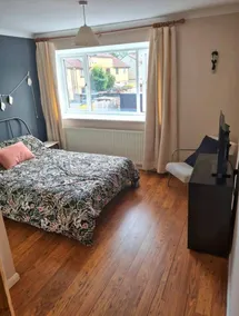 Stunning 2-bed House in Weston-super-mare - Image 3
