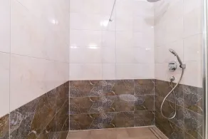 Deneris - App with Private Pool - Image 3