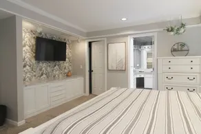 Classy, Spacious Home, Family Friendly, 3 bed 2 bath W/ Hot Tub!  - Image 4