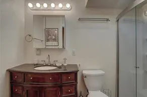 Nouvelle liste! Gagnez de l'or dans cet emplacement privilégié avec bain à remous! - Image 4