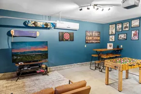 Papa Bear's Hideout - Walk to Slopes, Hot Tub, Game Room, Barbecue - Image 3