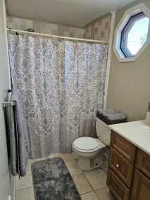 Cottonwood Lake House - Image 5