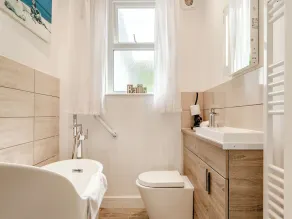 1 bedroom accommodation in Goodrington, near Paignton - Image 5