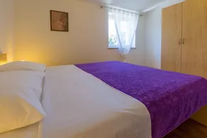 Holiday apartment with balcony and fantastic sea views - Image 3