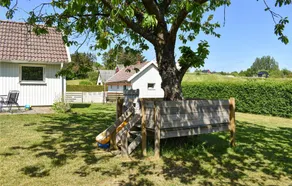 Belle maison de 2 chambres à Ystad - Image 2