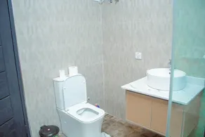 Lovely 1-Bedroom home in Tema - Community 3 - Image 3