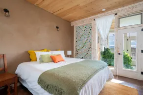 Stargazing Earthship Retreat in Taos with Outdoor Fire Pit - sleeps 6! - Image 4