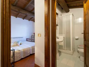 Bonito apartamento en villa para 6 personas con WIFI, piscina, TV, patio y mascotas permitida - Image 4