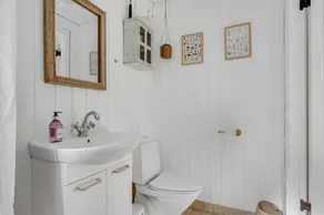 Authentic holiday home close to the beach - Image 3