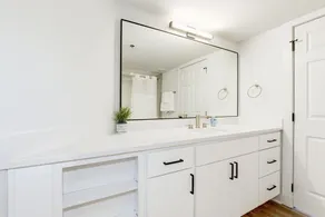 2BR Urban Oasis DC Access with Lux Comforts - Image 5