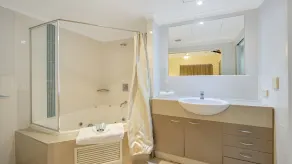 HINTERLAND LUXURY - ETTALONG BEACH RESORT - Image 3