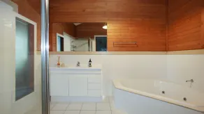 Bennett's Beach Cottage - Image 2