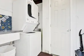 Cozy Apartment 2 miles from the beach with Pool - Image 2