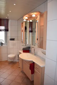 Großzügige Ferienwohnung am Affolderner See im 1. OG - Image 3