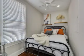 Stovall #4 Stylish 1 bedroom with private free parking - Image 3