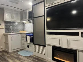 Keystone Premiere Luxury Travel Trailer sleeps 10 - Anza Borrego/Salton Sea - Image 4