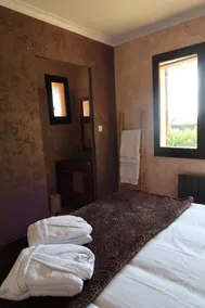 A break for two in a detached villa with SPA - Image 3