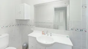 Watermark Apartments - Close To The Beach - Image 3