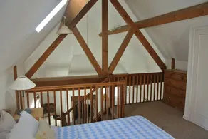 Oxford. C16th Cottage In Courtyard Setting. Garden.  Parking. Free Wifi. - Image 4