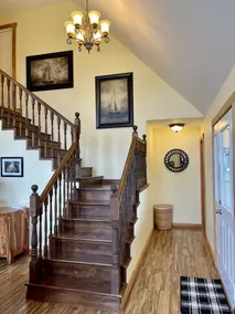 Rustico View Retreat- NEW rental, Perfectly located 4bdrm with wraparound deck - Image 2