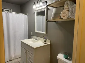 South Eugene Home Close to Campus Pet Friendly New Heating & Cooling System - Image 3
