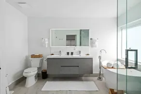 Bungalow East - Luxury Vacation Rental - Image 5