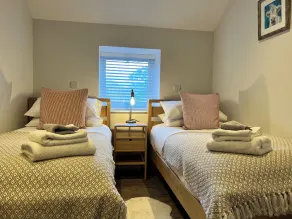Cottage - Sleeps 6 - Garden & Parking - Image 4