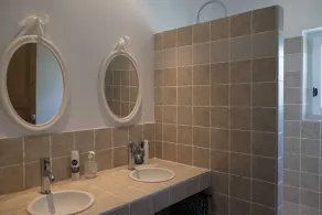 Weniger als 10 min. zu Fuß vom Zentrum von Uzès, luxuriöse Villa mit beheiztem Pool - Image 4
