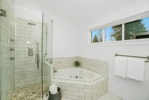 Lakefront Escape Fire Pit, Pets & Amazing Views - Image 2